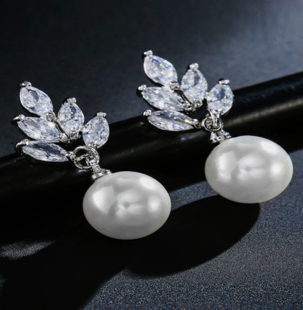 ' Cercei Eleganti cu Perle si Pietre Zirconiu, Argintiu