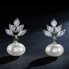 Cercei Eleganti cu Perle si Pietre Zirconiu, Argintiu
